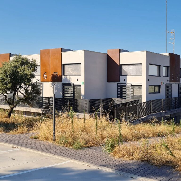 Espacio comercial y despachos comerciales_Valdemorillo_Madrid